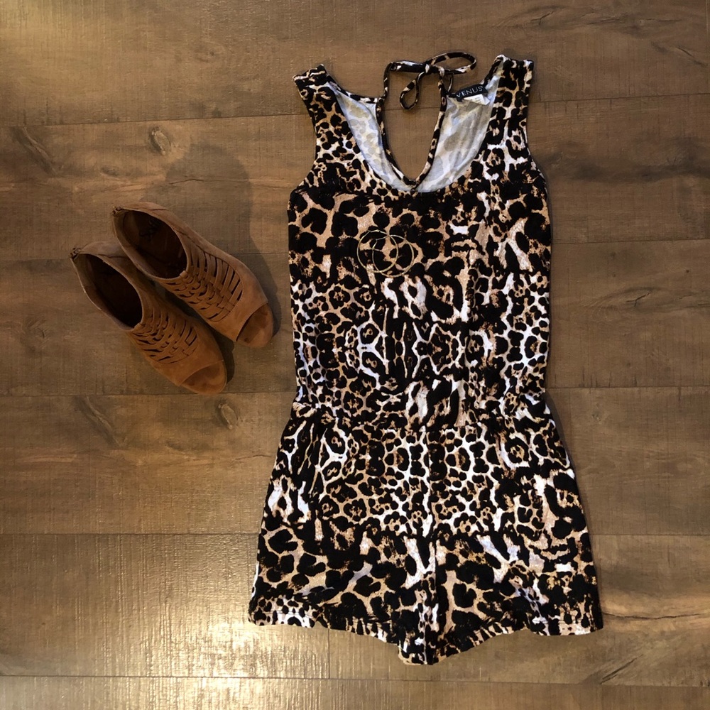 Venus brand leopard romper SIZE XS